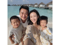 陆毅带全家游都江堰女儿丹顶鹤长腿吸睛网友盼添帅儿