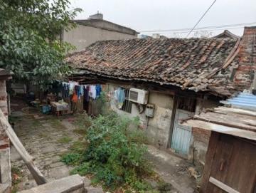 广西德保县都安乡福记村一名确诊病例的许某人,两次行程轨迹的差别,引起网友们好奇