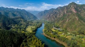 珠海香山湖公园：自然美景与文化娱乐结合的理想休闲地