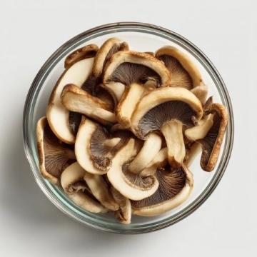 松蘑炒肉VS小白蘑菇炒肉:探寻北方家味中的菌香魅力