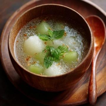 广西经典名菜:酸香可口的柠檬鸭制作方法