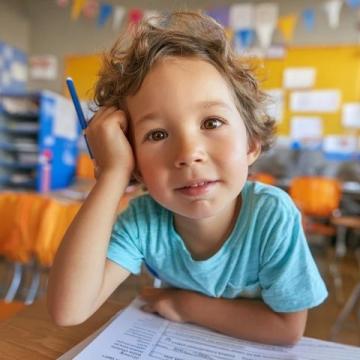 孩子幼儿园就该学一年级知识吗?快乐童年与压力教育的纠结,求支招!