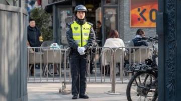 浙江海盐:全副武装特警送外卖,女子收到订单惊呆了!
