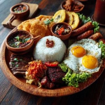 印尼特色美食挑战:烤眼镜蛇肉配蛇血酒,你敢尝鲜吗?