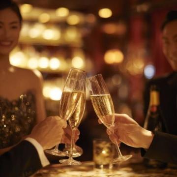 年夜饭必备美酒推荐：茅台、五粮液等佳酿选择指南