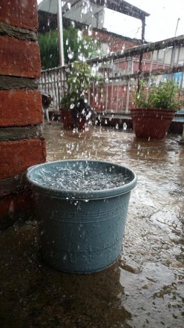 雨水带来凉爽天气,适合外出逛街