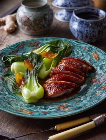 北京烤鸭作为中国传统美食的瑰宝