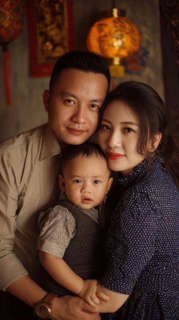 陆毅携家人回哈尔滨老家探亲