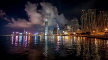 枕着维港的星光入眠