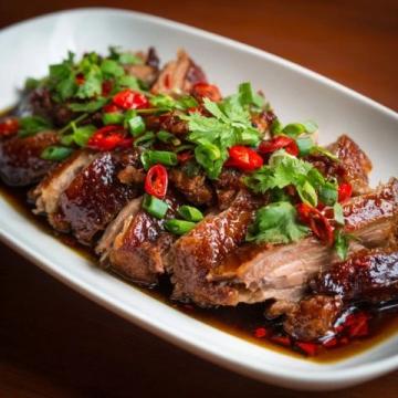 阳朔啤酒鱼复刻秘籍:鲜辣美味的鱼肉料理与啤酒的完美融合