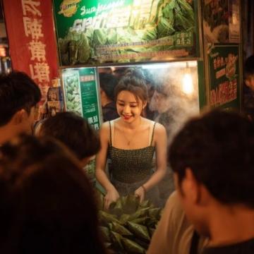 钦州早市的烟火与美味：猪脚粉、五色糯米饭的诱人邂逅