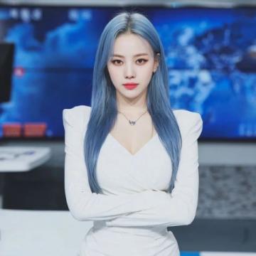未来几年里上海频道将由赵琦鑫与佘雅静两大美女主播挑大梁