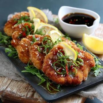 品尝河豚:美味与风险同在的海鲜佳肴