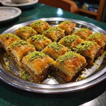 宇儿鸡:巷弄中的美食传奇,一啖难忘的酥脆滋味