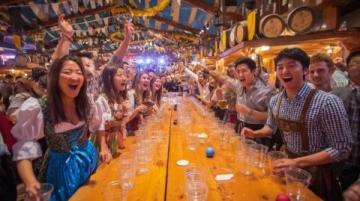 青岛美食成韩游新宠:原浆啤酒糖葫芦狂热席卷韩国游客