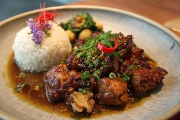 用冰糖还是白糖?红烧肉的甜蜜选择