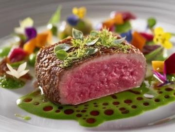 经典金牌酱猪尾、风味手撕牛肉与冰梅老醋花生