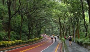 乐山嘉兴路美食街启动大规模道路整修,预计10月焕新貌