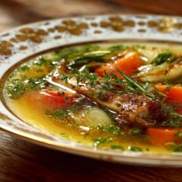 清晨五点的乡村美味:奶奶亲手制作葱油饼与羊棒骨汤