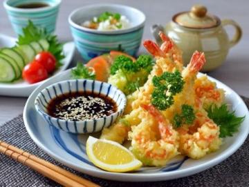 品尝河豚:美味与风险同在的海鲜佳肴