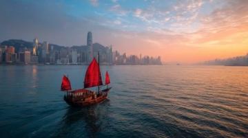 魅力香港之行:维港夜景、山顶鸟瞰与迪士尼梦幻之旅