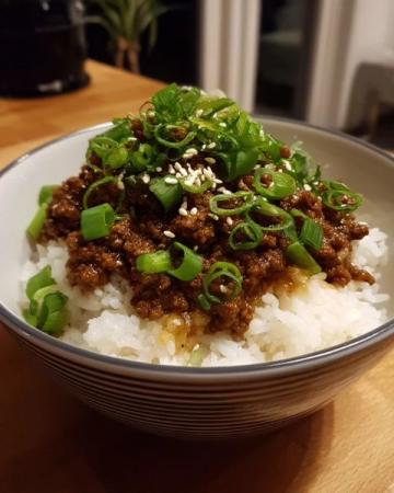 家庭版治愈拌饭秘籍:生菜牛肉拌出减脂新境界,一口接一口的自然享受