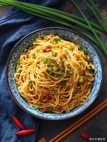 正宗油泼面做法(油泼面美食)