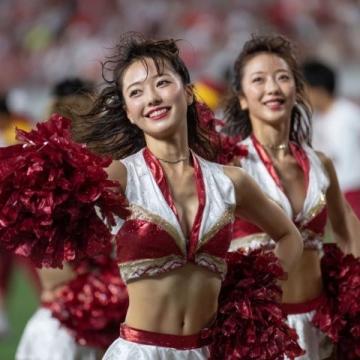 淮安球迷为足球疯狂:一群神仙般的啦啦队员和他们对足球的热爱