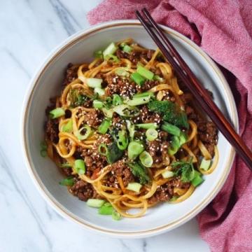 炒拉条的家常做法(美食炒拉条)