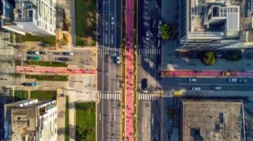 乐山嘉兴路美食街启动大规模道路整修,预计10月焕新貌