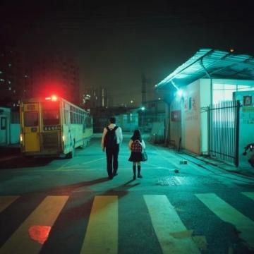 夜幕下的合兴路:告别旧居后的温暖回忆与新发现