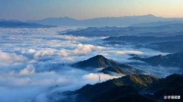 大别山深处的梦幻仙境:金寨秋云・悬剑山度假庄园探秘