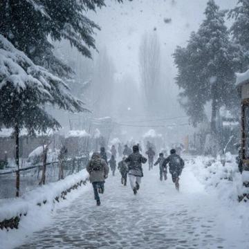 雪终于来了!河南郑州出现大暴雪,河南局地积雪深度超20厘米,前些日子天气预报说