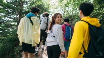 深秋踏青指南:一日徒步探险,竹影水韵古村落美食之旅