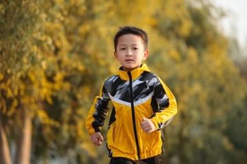 三月周末带外孙女游长沙谷山体育公园享美食趣事多