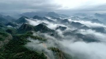 大别山深处的梦幻仙境:金寨秋云・悬剑山度假庄园探秘