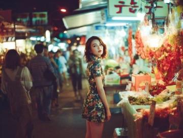 郑州夜市:灯火下的温情回忆与城市生活画卷