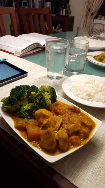 今天下午准备晚餐两道菜后的意外分享:美味咖喱牛肉做法详解