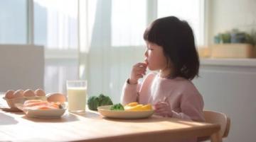 豆腐新吃法:打入2个鸡蛋,鲜香滑嫩,营养又饱腹,大人小孩都爱吃