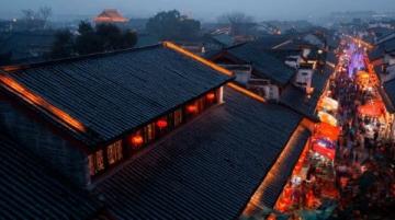 铜仁古城，位于贵州省铜仁市碧江区中山路185号，是铜仁市的一颗璀璨明珠