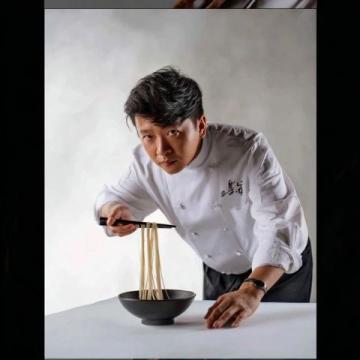 昆明首届汉堡争霸赛:33位厨神争霸官渡,演绎舌尖盛宴