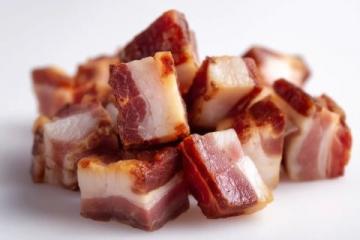 如何制作美味干锅腊肉香干？详细步骤分享