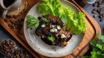 **潮汕风味｜蒜蓉五香排骨一口酥香，唤醒味蕾的极致盛宴**