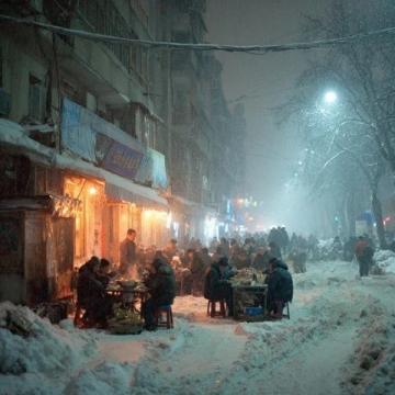 淄博颜神美食街在雪后依旧热闹