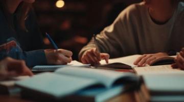 英语专业四级备考攻略及最新延考通知解读