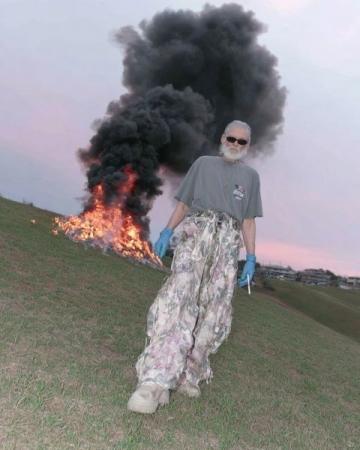 炸裂!这个美国博主,是真的深度游了,开头以为是活珠子,结果来个更炸裂的——东阳的