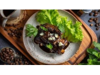 **潮汕风味｜蒜蓉五香排骨一口酥香，唤醒味蕾的极致盛宴**