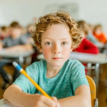孩子幼儿园就该学一年级知识吗?快乐童年与压力教育的纠结,求支招!