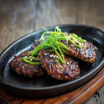 爆款标题芹菜炒牛肉,一道鲜香四溢的健康佳肴