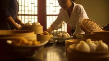 桂西美食探索记:桂林米粉与特色小吃之旅